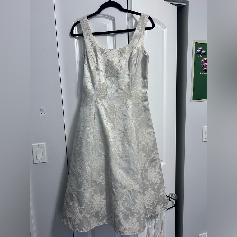 Elegant Floral Jacquard Dress